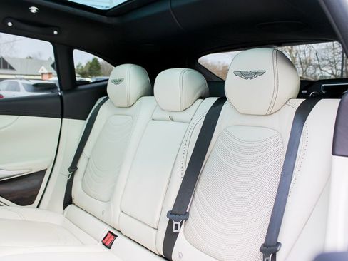 Used 2023 Aston Martin DBX AWD/4WD image 19