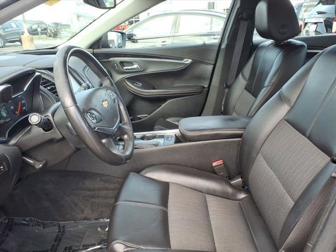 Used 2016 Chevrolet Impala LT w/ Convenience Package image 25