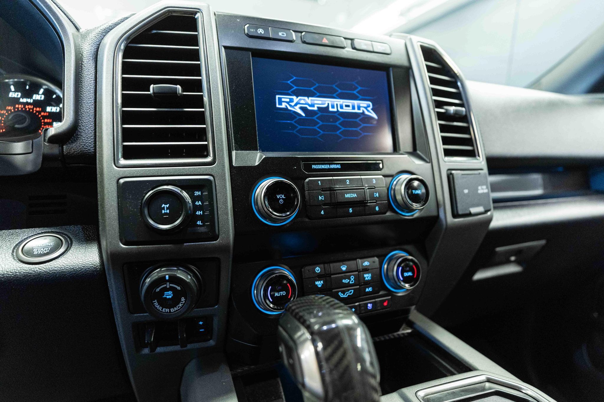 Used 2019 Ford F150 Raptor w/ Equipment Group 802A Luxury AWD/4WD image 12