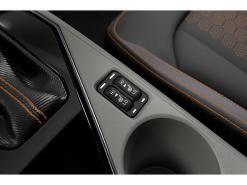 New 2025 Subaru Crosstrek 2.5i Limited w/ Crosstrek Mirror Package image 21