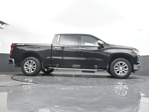 Used 2022 Chevrolet Silverado 1500 LTZ w/ LTZ Convenience Package II AWD/4WD image 23