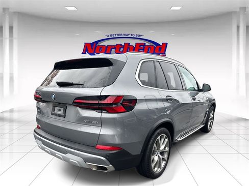 Used 2024 BMW X5 xDrive40i image 3