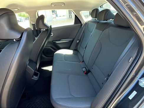 Used 2025 Kia K4 FWD image 24