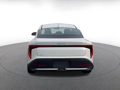 Used 2025 Kia K4 LXS image 12