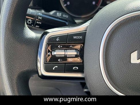 Used 2022 Kia Sorento LX image 25