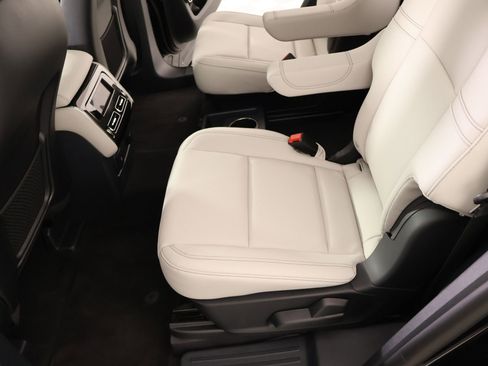New 2026 Lincoln Aviator AWD w/ Jet Appearance Package image 13