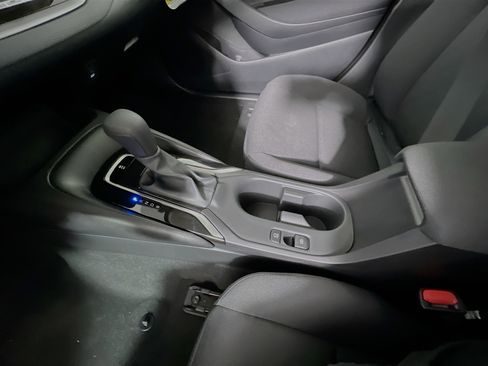 Used 2025 Toyota Corolla LE FWD image 24