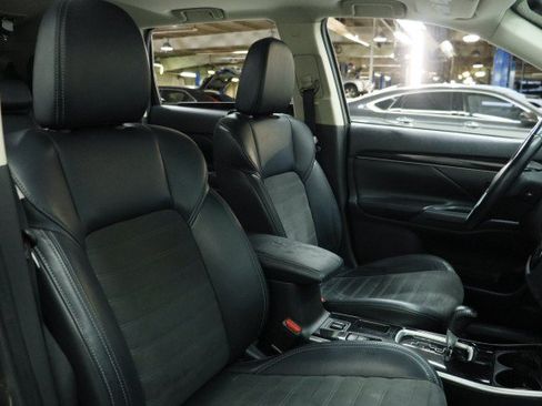 Used 2019 Mitsubishi Outlander SE FWD image 22