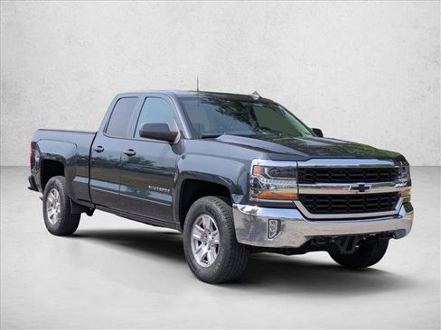 Used 2017 Chevrolet Silverado 1500 LT w/ All Star Edition AWD/4WD image 3