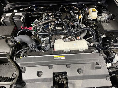 Certified 2025 Toyota Tacoma TRD Off-Road image 9