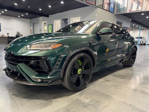 Used 2024 Lamborghini Urus S image 1