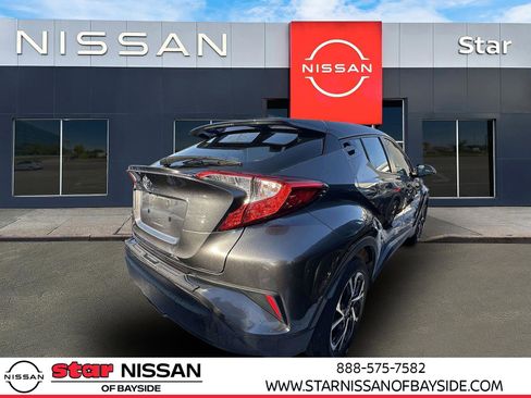 Used 2019 Toyota C-HR XLE image 2