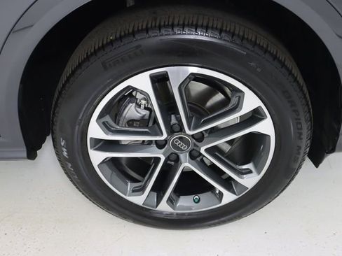 Certified 2025 Audi Q5 Premium w/ Premium Plus AWD/4WD image 9