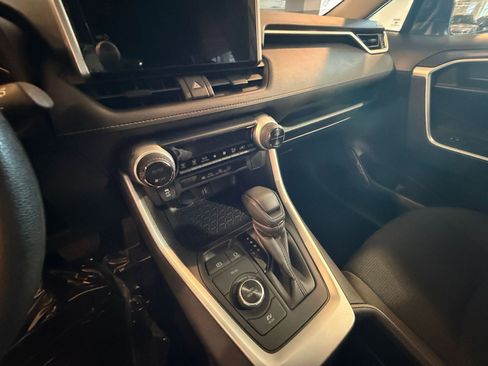 Used 2025 Toyota RAV4 LE image 40