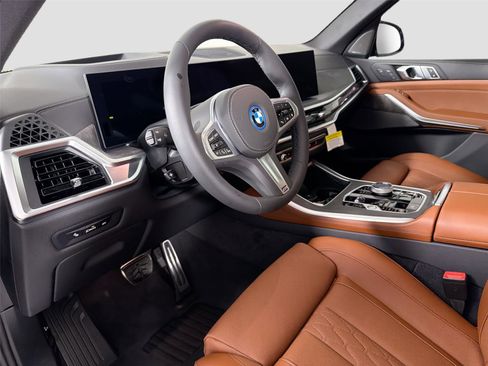 New 2026 BMW X5 xDrive50e w/ Executive Package AWD/4WD image 9