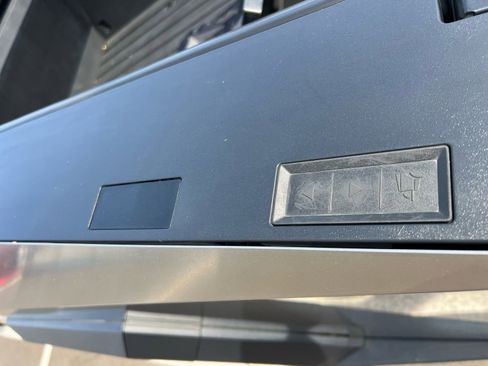 Used 2024 Tesla Cybertruck AWD Crew Cab image 27