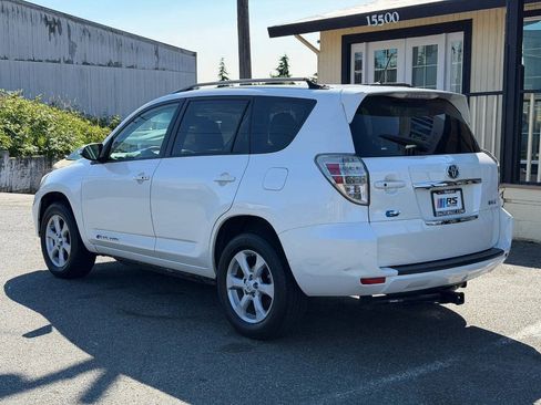 Used 2014 Toyota RAV4 EV FWD image 4