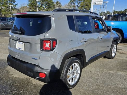 Used 2020 Jeep Renegade Latitude image 13