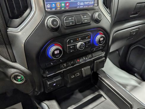 Used 2020 Chevrolet Silverado 2500 LT w/ Convenience Package image 25