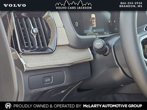 New 2026 Volvo XC90 B5 Core w/ Protection Package Premier image 20