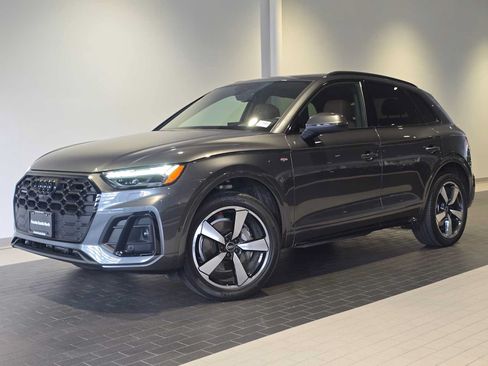 Used 2023 Audi Q5 2.0T Prestige w/ Prestige Package AWD/4WD image 1