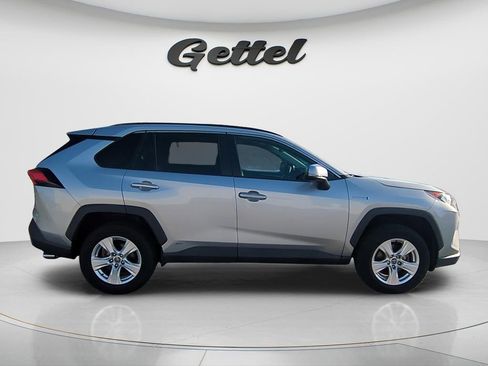 Used 2019 Toyota RAV4 XLE w/ Convenience Package image 3