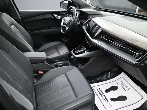 Used 2022 Audi Q4 e-tron Premium Plus w/ Premium Plus AWD/4WD image 38