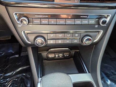Used 2020 Kia Optima SE image 25