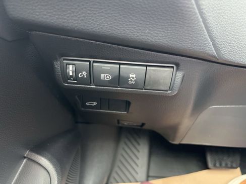 Used 2026 Toyota Corolla Cross XLE w/ Convenience Package AWD/4WD image 20