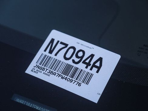 Used 2023 Nissan Rogue SV image 27