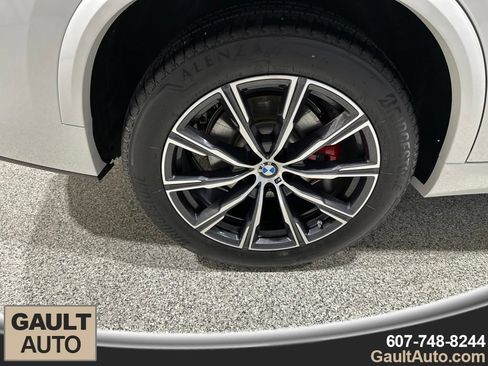 Used 2026 BMW X5 xDrive40i w/ M Sport Package AWD/4WD image 21