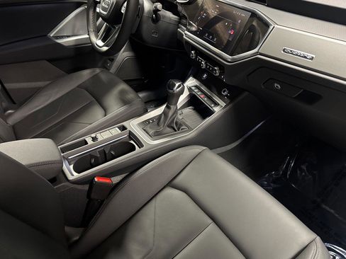 Certified 2025 Audi Q3 2.0T Premium w/ Convenience Plus Package image 16