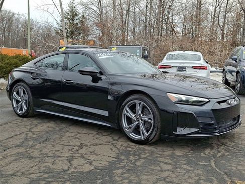 Certified 2024 Audi e-tron GT Premium Plus image 2