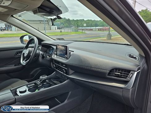 Used 2024 Nissan Rogue S AWD/4WD image 17