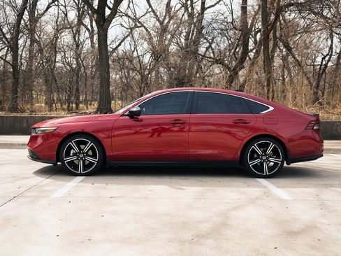 Used 2024 Honda Accord Sport image 6