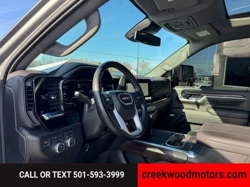 Used 2024 GMC Sierra 2500 SLT w/ SLT Premium Package image 17