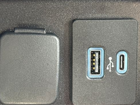 Used 2020 Ford Explorer ST w/ ST Street Pack image 31