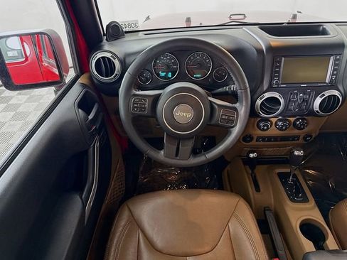 Used 2014 Jeep Wrangler Unlimited Sahara w/ Dual Top Group AWD/4WD image 20