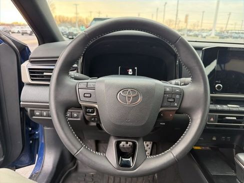 Used 2025 Toyota Camry SE image 16