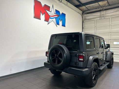 Used 2022 Jeep Wrangler Unlimited Sport AWD/4WD image 3