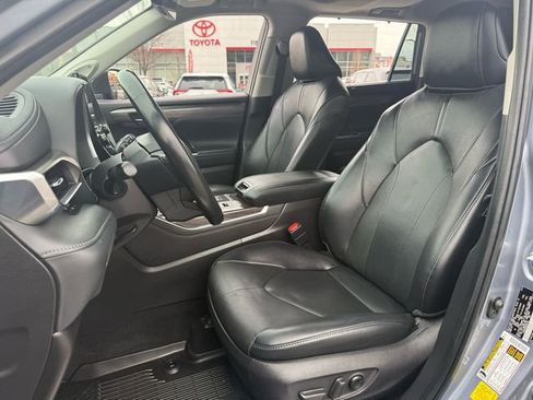 Certified 2022 Toyota Highlander Limited image 11