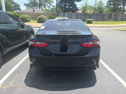Used 2022 Toyota Camry SE w/ Convenience Package FWD image 5