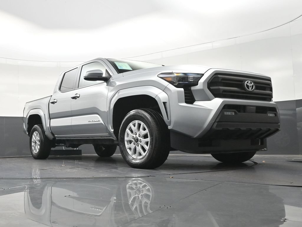 Used 2025 Toyota Tacoma SR5 RWD image 31