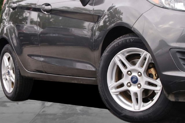 Used 2018 Ford Fiesta SE FWD image 3