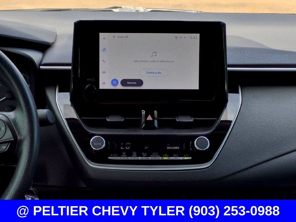 Used 2025 Toyota Corolla LE FWD image 31