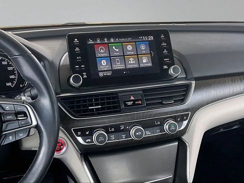 Used 2019 Honda Accord Touring image 9