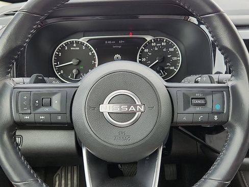Used 2025 Nissan Pathfinder SV AWD/4WD image 11