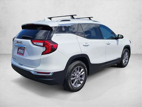 Used 2023 GMC Terrain SLT w/ Infotainment Package II FWD image 5