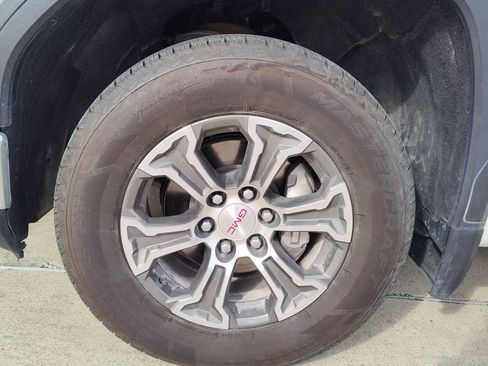 Used 2025 GMC Sierra 1500 SLT image 16