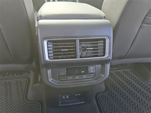 New 2026 Volkswagen Atlas SE image 15